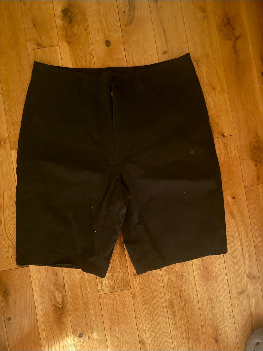 Oakley Men’s Black Flat-Front Shorts Chico